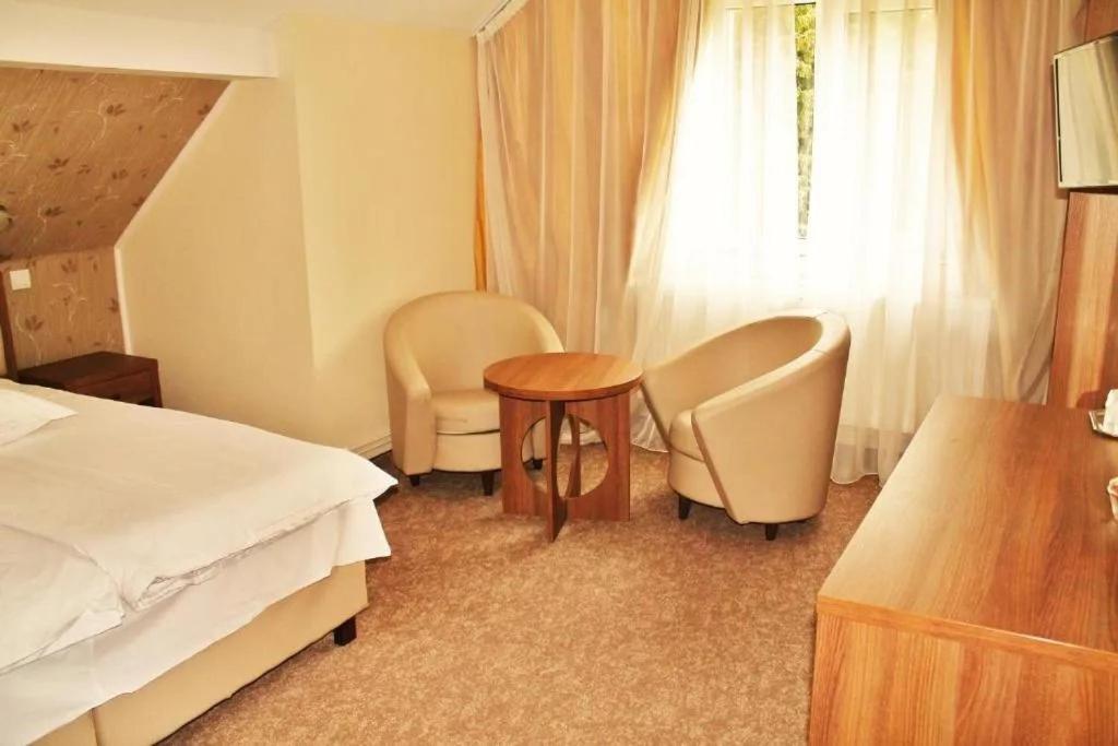 Hotel Crisalpin 포이아나브라소프 외부 사진