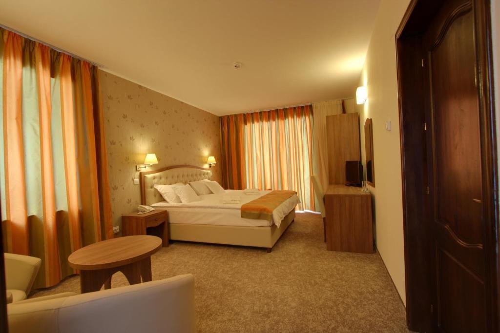 Hotel Crisalpin 포이아나브라소프 객실 사진