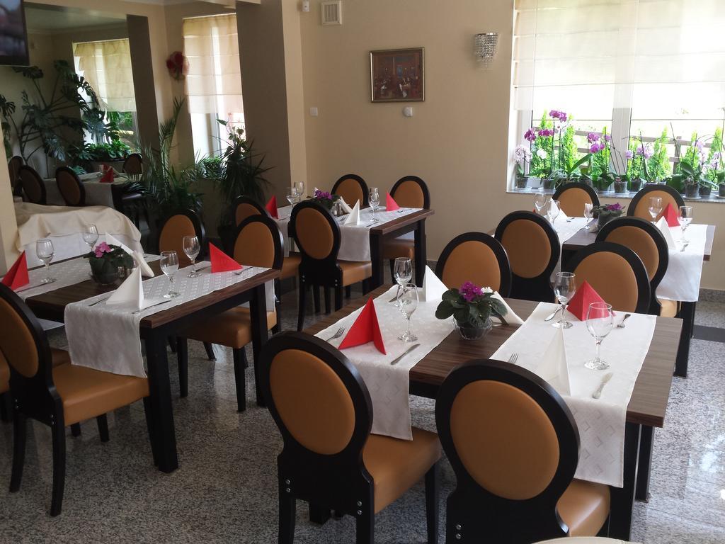Hotel Crisalpin 포이아나브라소프 외부 사진
