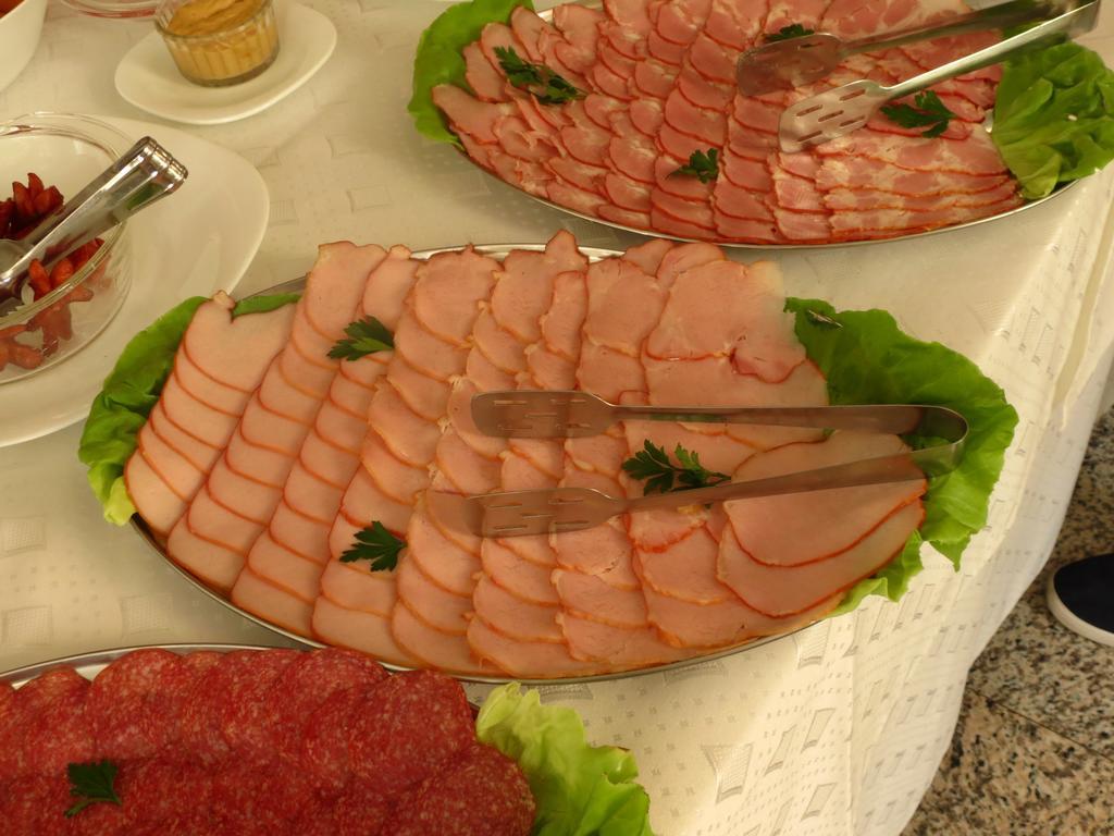 Hotel Crisalpin 포이아나브라소프 외부 사진