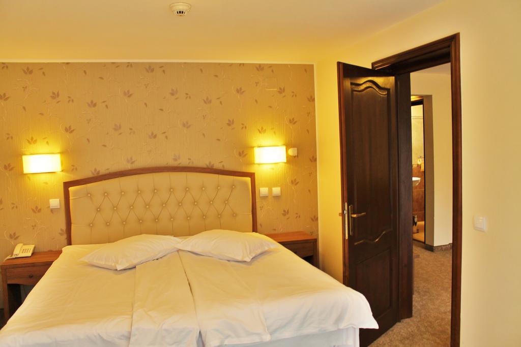 Hotel Crisalpin 포이아나브라소프 외부 사진