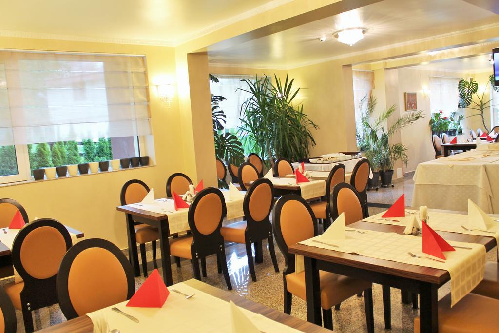 Hotel Crisalpin 포이아나브라소프 외부 사진