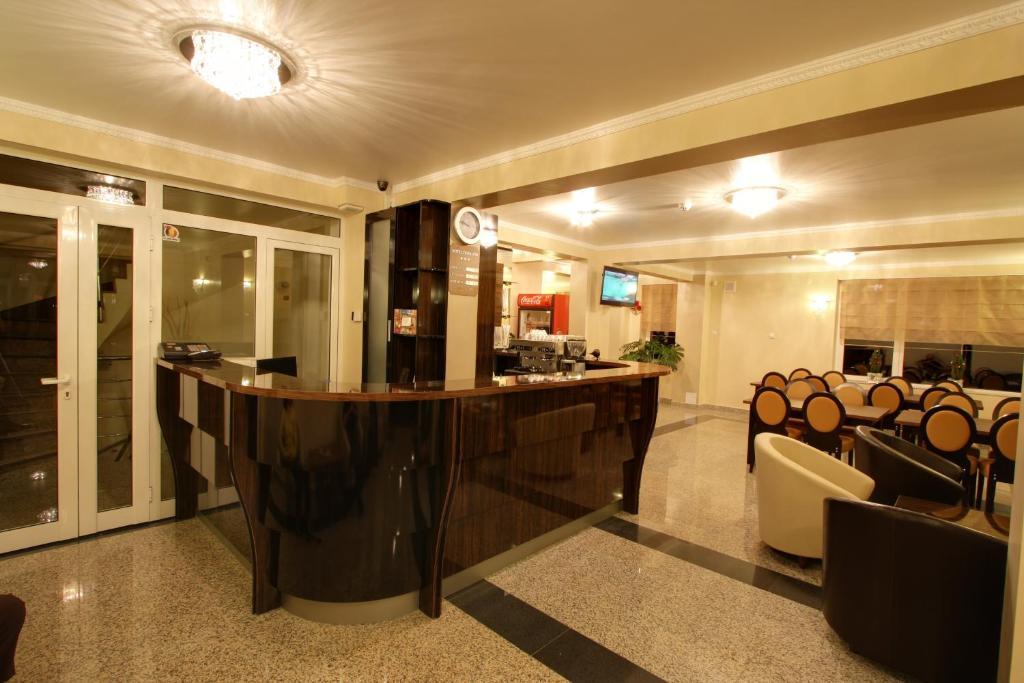 Hotel Crisalpin 포이아나브라소프 외부 사진