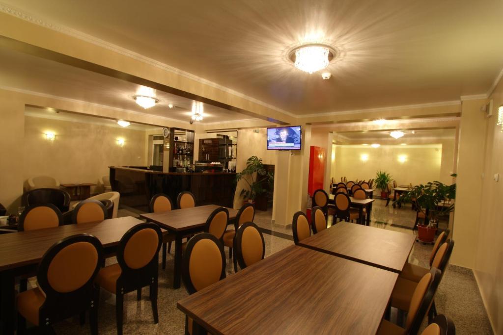 Hotel Crisalpin 포이아나브라소프 외부 사진