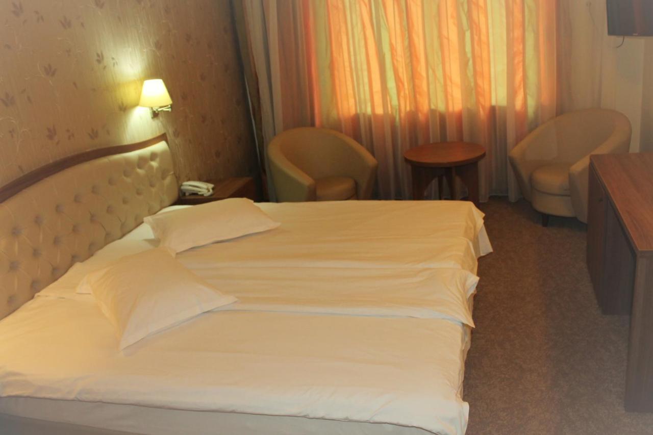 Hotel Crisalpin 포이아나브라소프 외부 사진